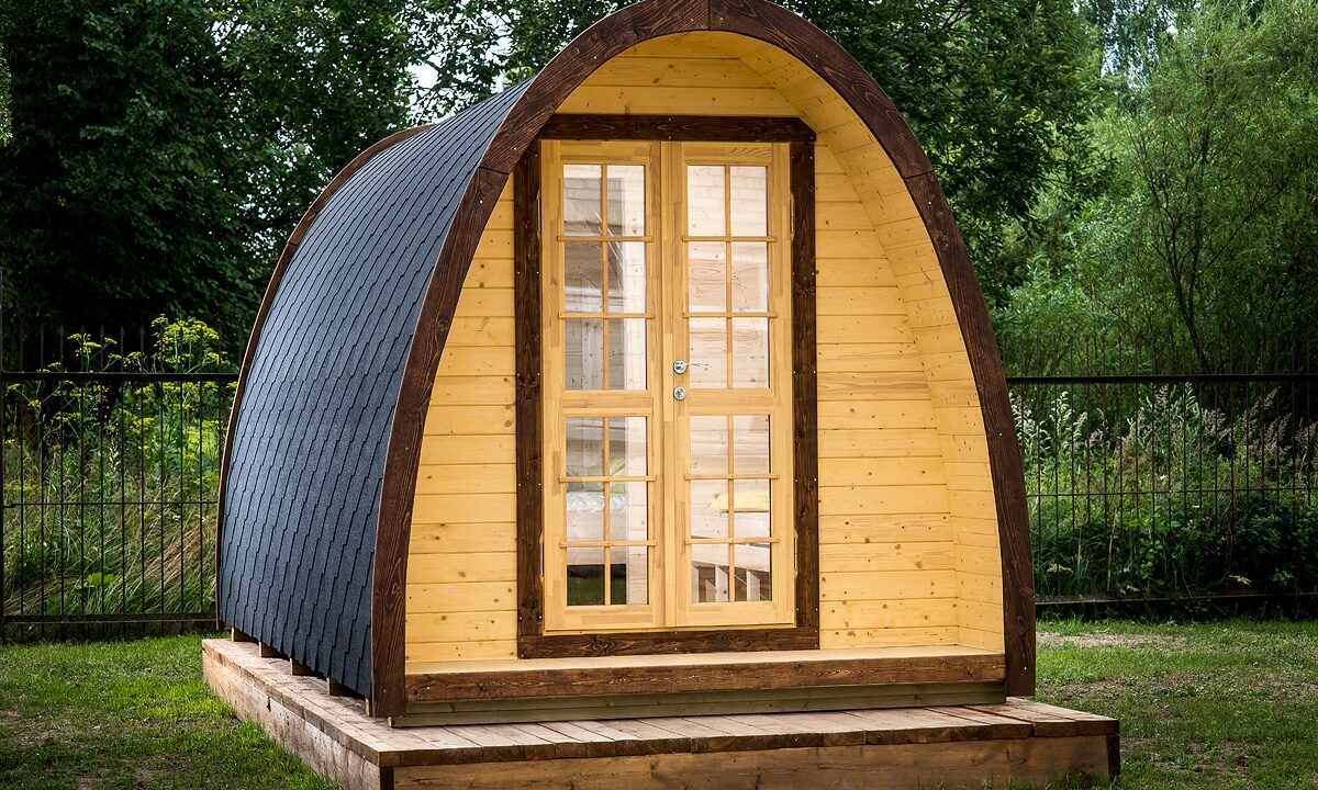 Pod de camping en bois 2,4 x 4,8 m - vue extérieure