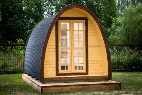 Pod de camping en bois 2,4 x 4,8 m - vue extérieure