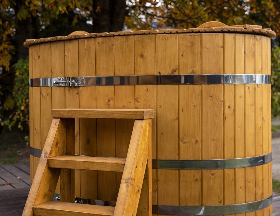 Bain froid ovale en épicéa - vue complémentaire