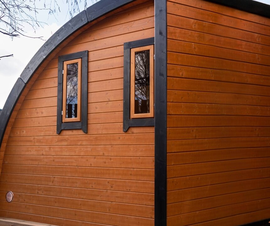 Half-pod sauna 2,4 x 2,4 m - vue extérieure