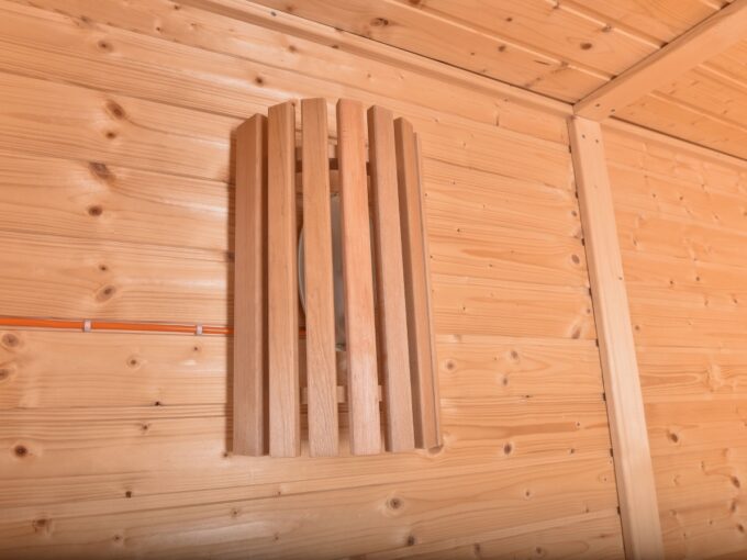 Cache-lampe en bois pour sauna - vue principale
