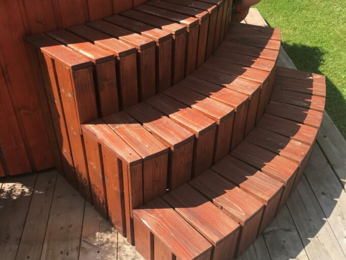 Escalier rond à 3 marches avec logement pour filtre à sable - vue principale